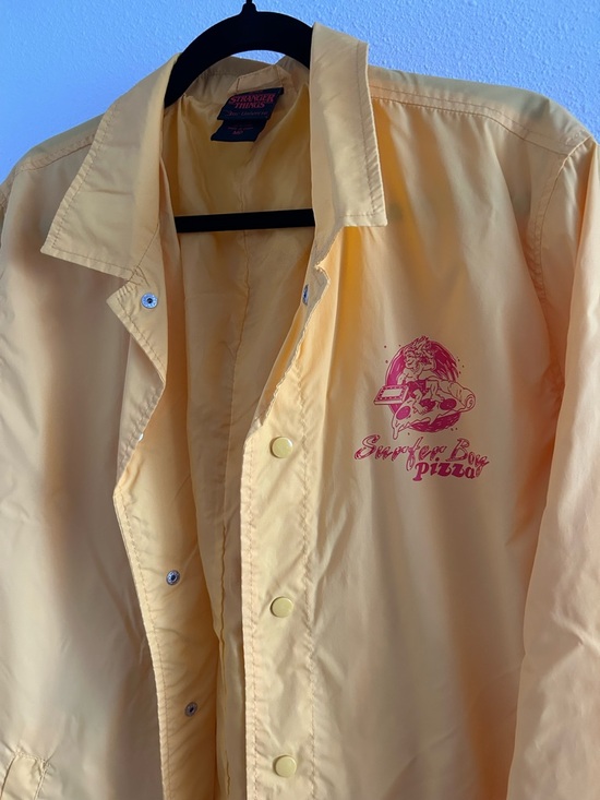 Stranger Things Yellow Jacket - Picture 2 of 5